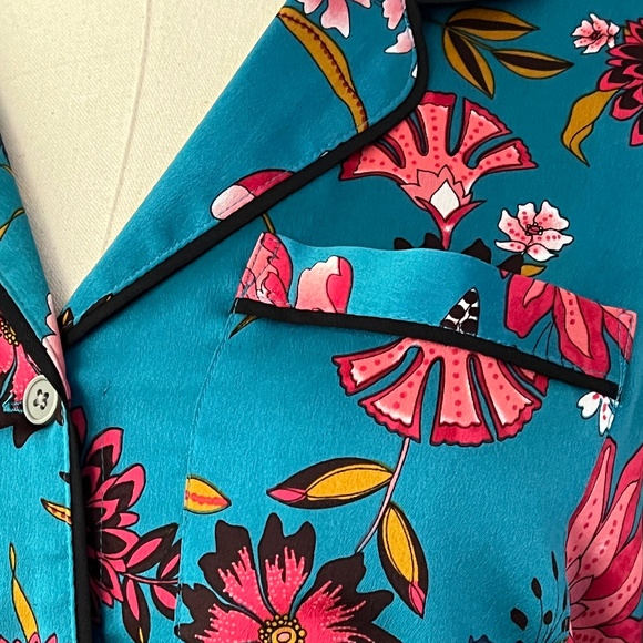 Loft Beautiful Blue Floral Pajama Style Button Up Top SP Small Petite - Picture 2 of 3